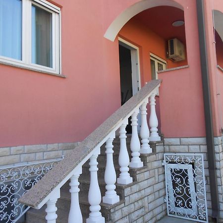 Apartments And Rooms Villa Chiara Krnica Exterior photo