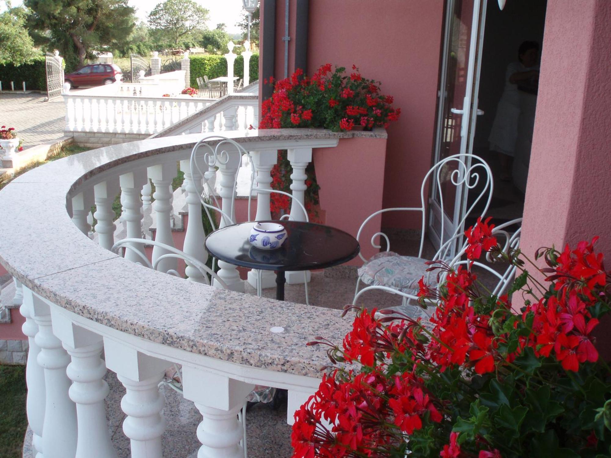 Apartments And Rooms Villa Chiara Krnica Exterior photo